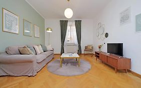 Ych-Comfortable 2 Bedrooms Flat Near Colosseum